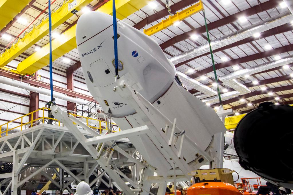 spacex crew dragon endeavour crew 2 spaceship