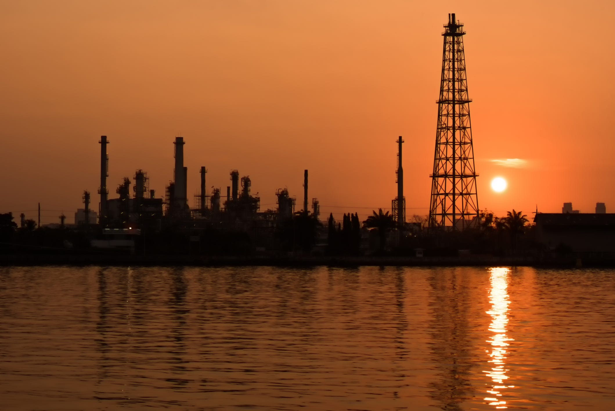 An oil rig in Saudi Arabia.